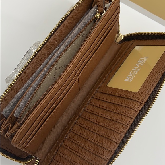 MICHAEL KORS JET SET TRAVEL LG TRVL CONTINENTAL - Picture 14 of 16